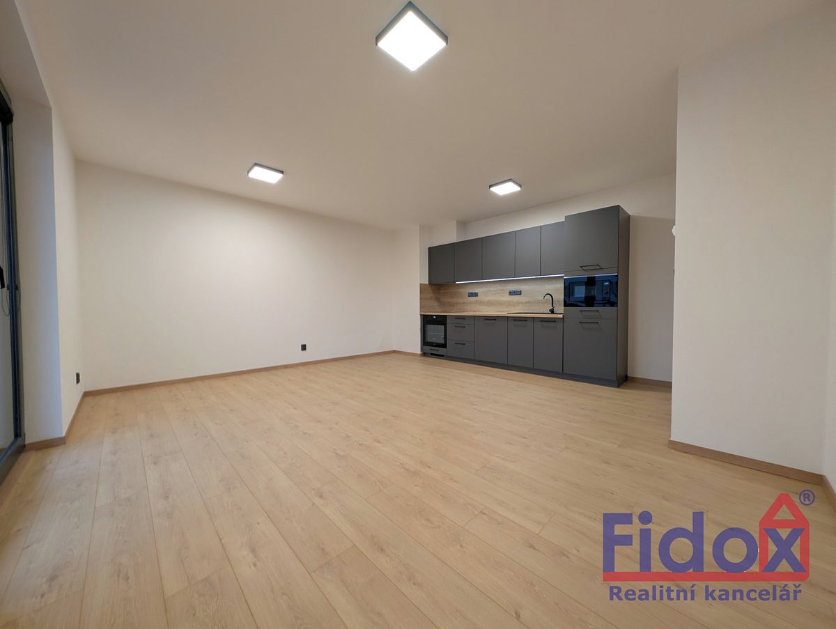 Pronájem bytu 2+kk 48 m² – fotografie 2