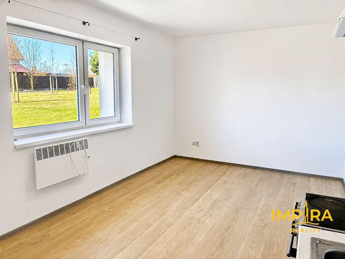 Pronájem bytu 1+kk 28 m² – fotografie 4