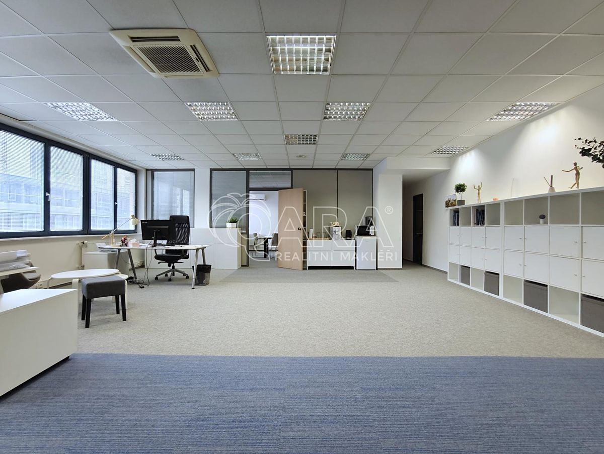 Pronájem kanceláře 115 m² – fotografie 4
