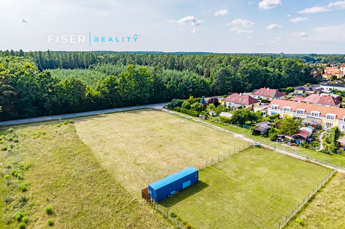 Prodej stavebního pozemku 900 m² – fotografie 3