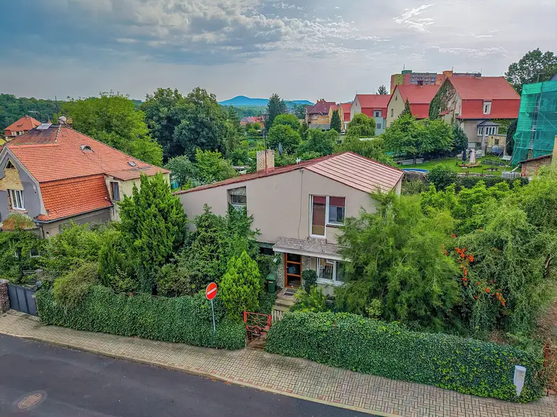 Prodej rodinného domu 298 m², pozemek 862 m², Bílina – náhled fotky 1