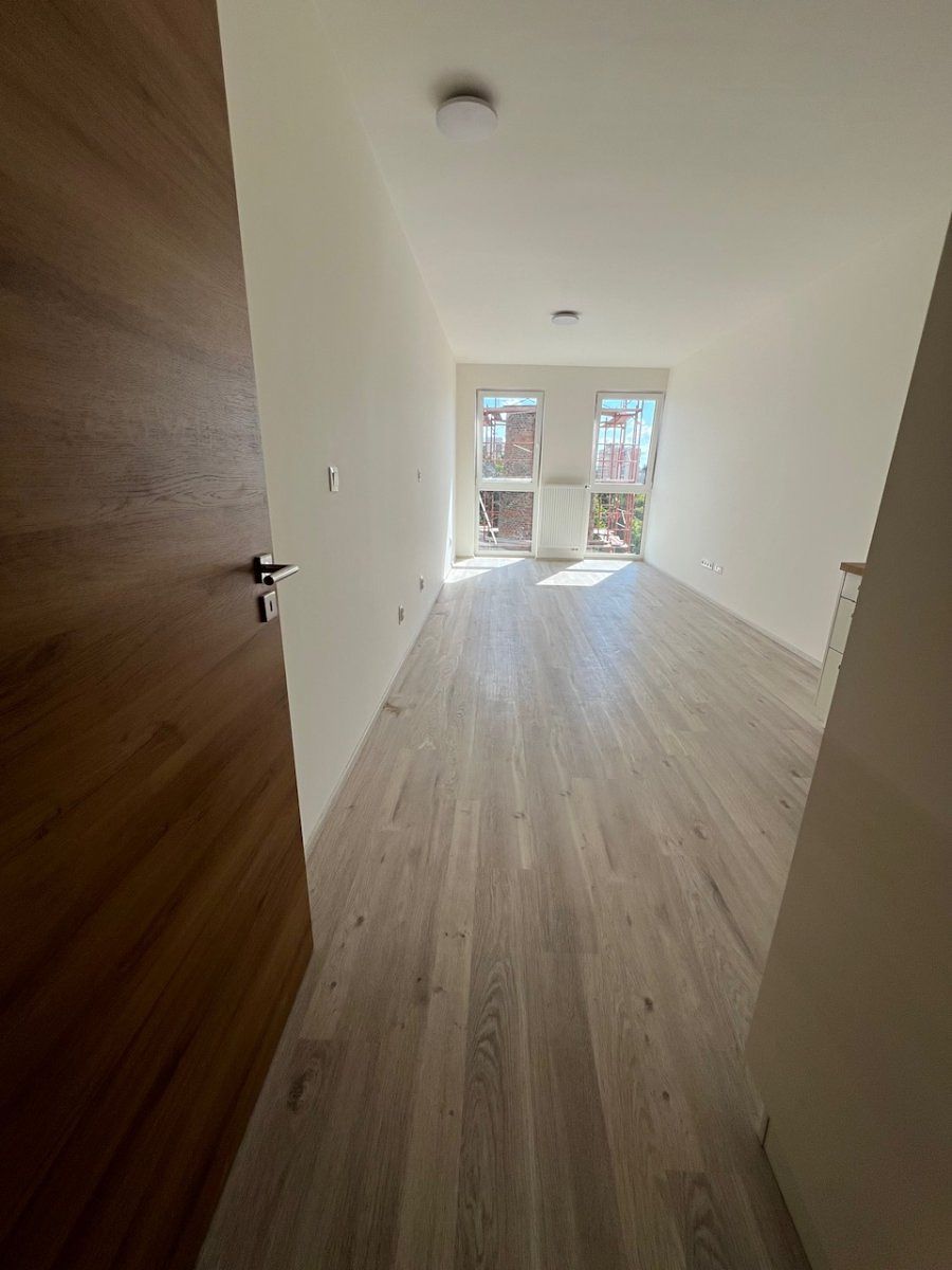 Pronájem bytu 1+kk 29 m² – fotografie 3