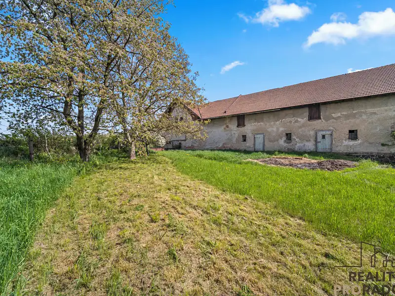 Prodej skladového prostoru 150 m², Holetín – náhled fotky 1