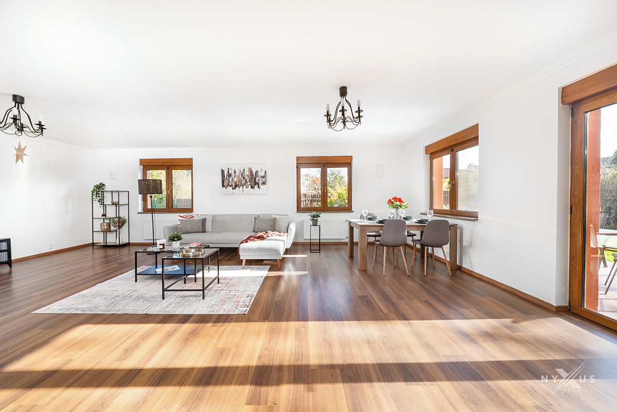 Prodej rodinného domu 345 m², pozemek 913 m² – fotografie 3
