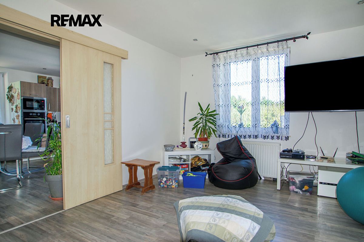 Prodej rodinného domu 130 m², pozemek 1097 m² – fotografie 2