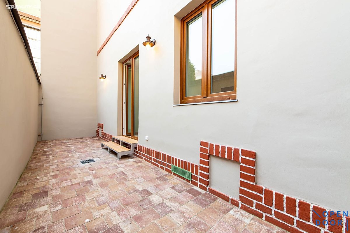 Pronájem bytu 1+kk 25 m² – fotografie 2