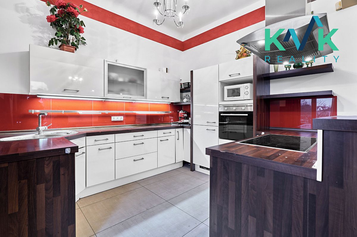 Pronájem bytu 4+kk 109 m² – fotografie 2