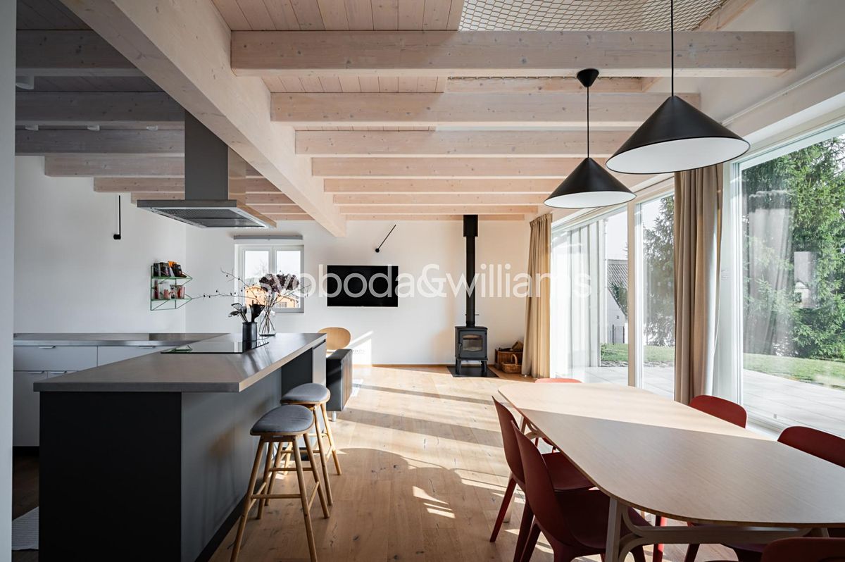 Prodej rodinného domu 137 m², pozemek 1085 m² – fotografie 3
