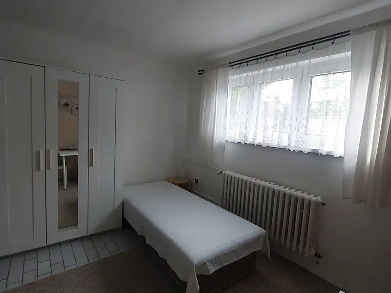 Pronájem bytu pokoje 25 m², Praha – náhled fotky 3