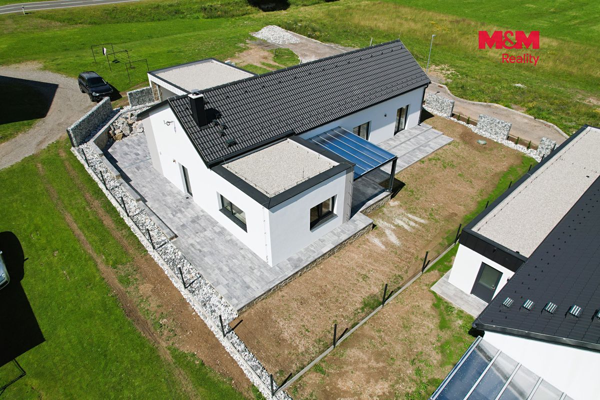 Prodej rodinného domu 180 m², pozemek 582 m² – fotografie 3