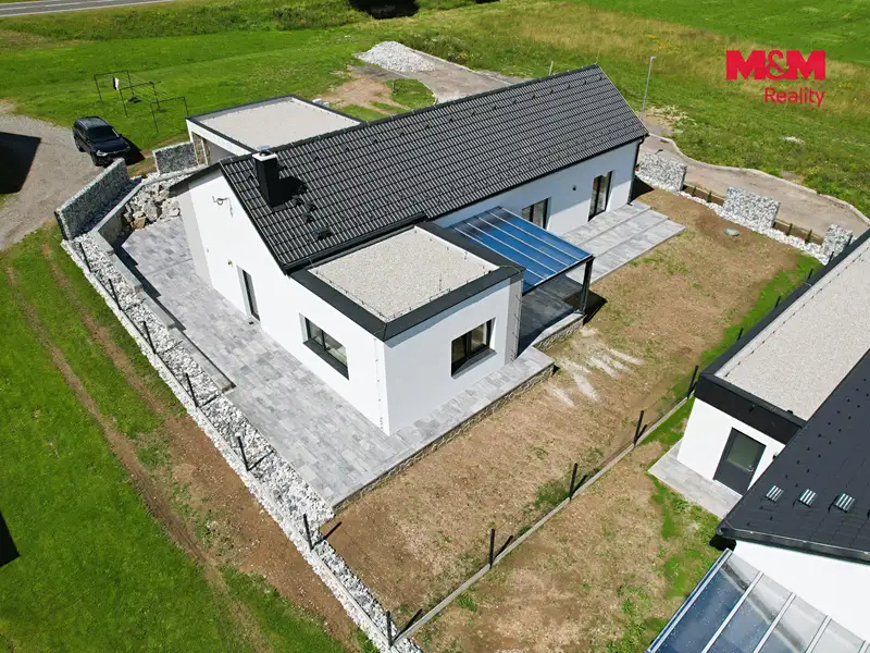 Prodej rodinného domu 180 m², pozemek 582 m², Šumavské Hoštice – náhled fotky 3