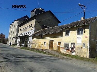 Prodej komerčního prostoru, 1 512 m² (2 z 4)