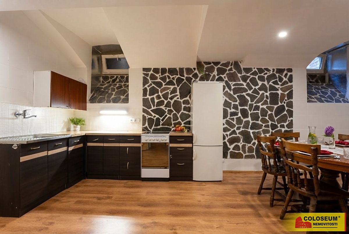 Pronájem bytu 4+kk 94 m² – fotografie 3