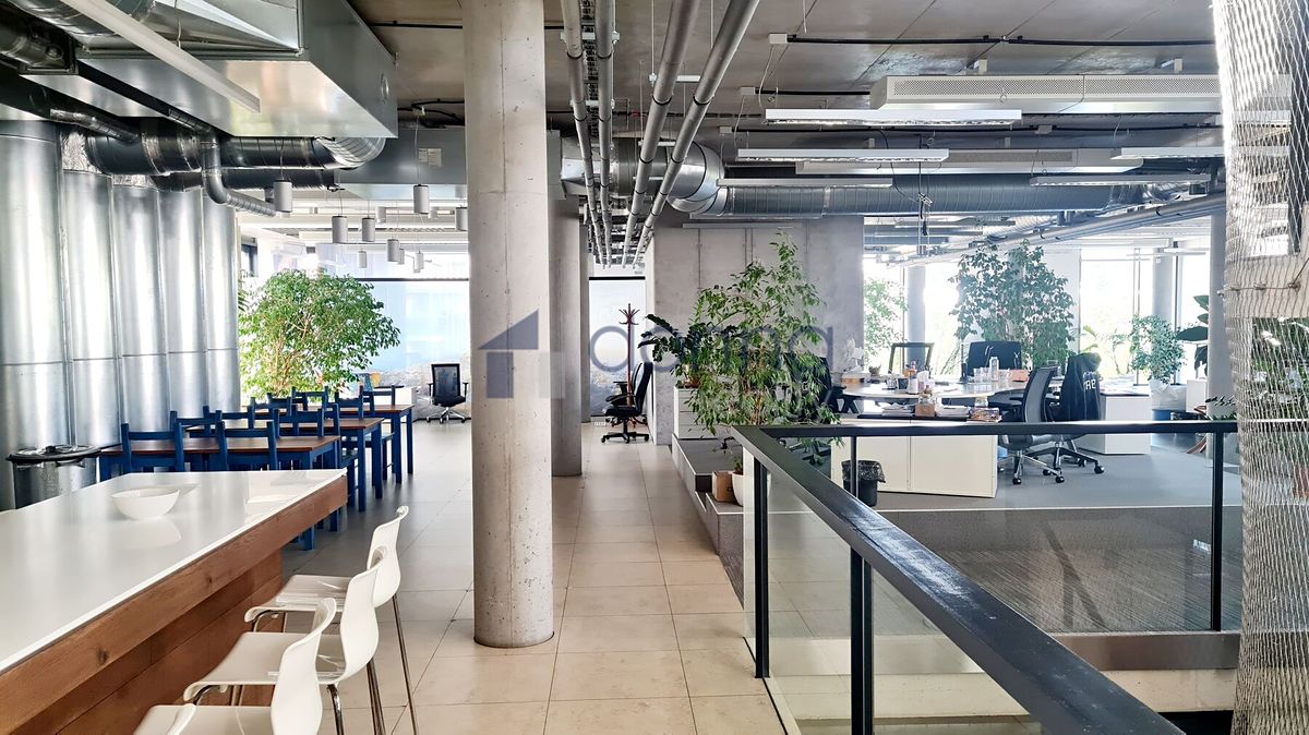 Pronájem kanceláře 400 m² – fotografie 2