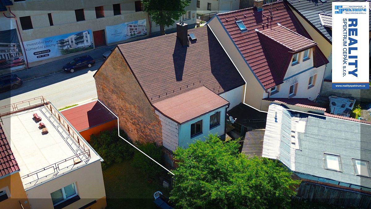Prodej rodinného domu 216 m², pozemek 503 m² – fotografie 2