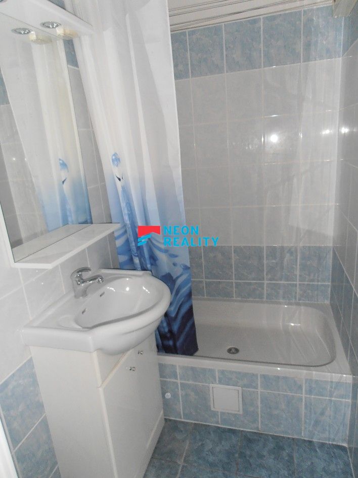 Pronájem bytu 1+kk 32 m² – fotografie 3