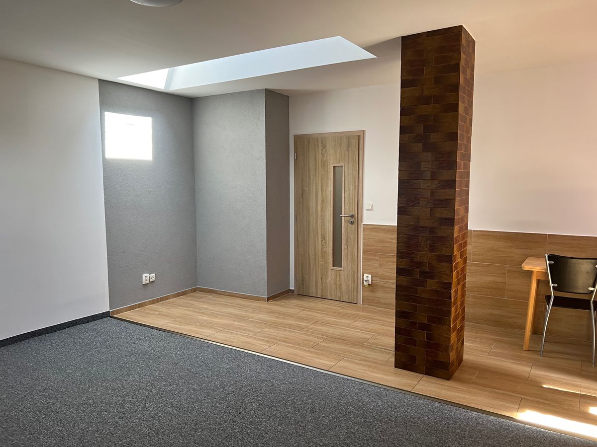 Pronájem bytu 2+kk 57 m² – fotografie 2