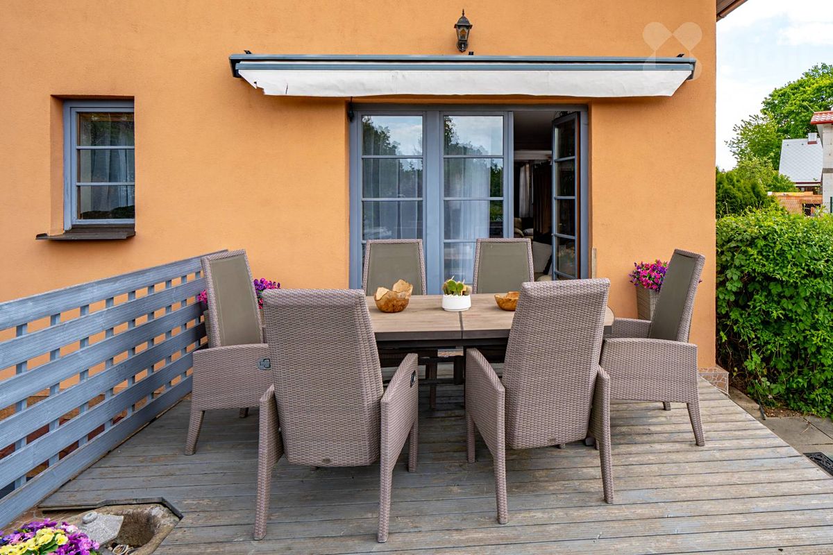 Prodej rodinného domu 214 m², pozemek 1285 m² – fotografie 5