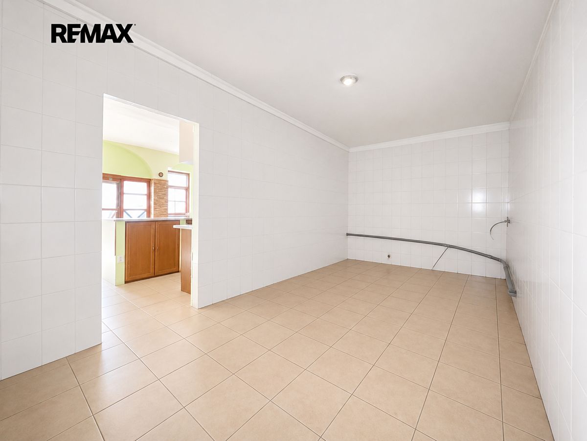 Pronájem obchodního prostoru 126 m² – fotografie 3