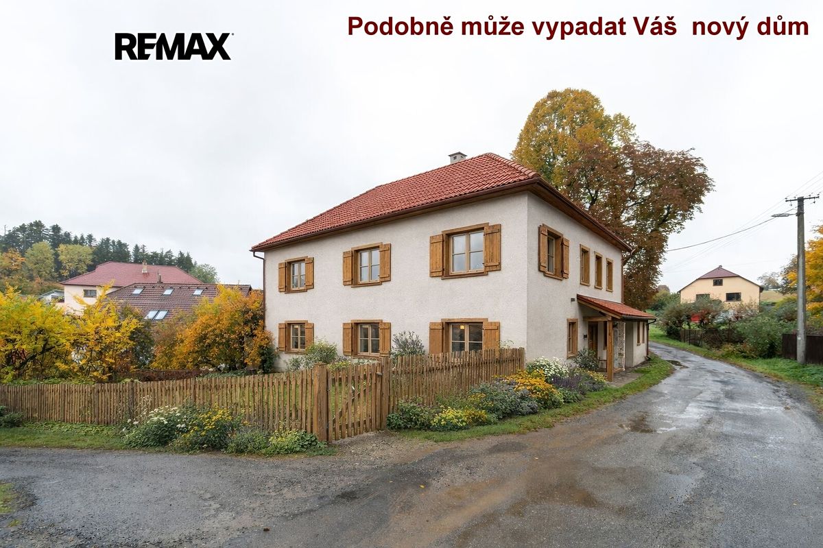 Prodej rodinného domu 200 m², pozemek 895 m² – fotografie 2