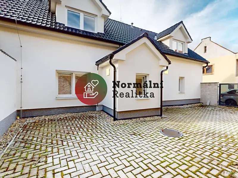 Prodej rodinného domu 124 m², pozemek 157 m², Peruc – náhled fotky 2