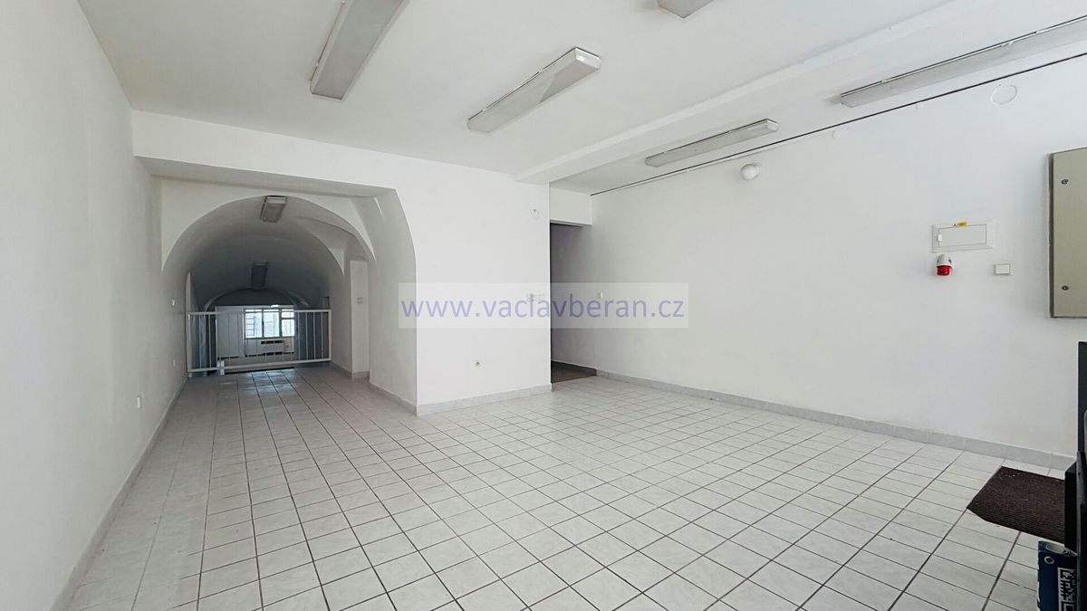 Prodej rodinného domu 182 m², pozemek 140 m² – fotografie 2