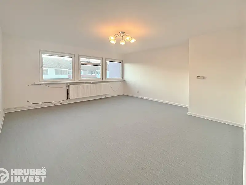 Prodej bytu 3+1 70 m², Kvasiny – náhled fotky 2