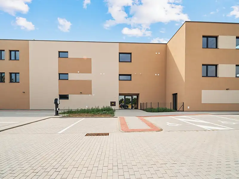 Pronájem bytu 3+kk 82 m², Hradec Králové – náhled fotky 1