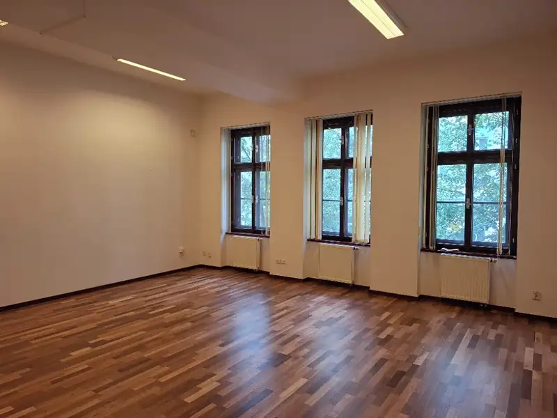 Pronájem kanceláře 121 m², Praha – náhled fotky 3