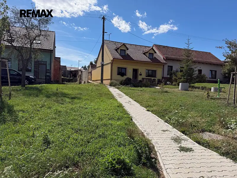 Prodej stavebního pozemku 208 m², Hostěrádky-Rešov – náhled fotky 3