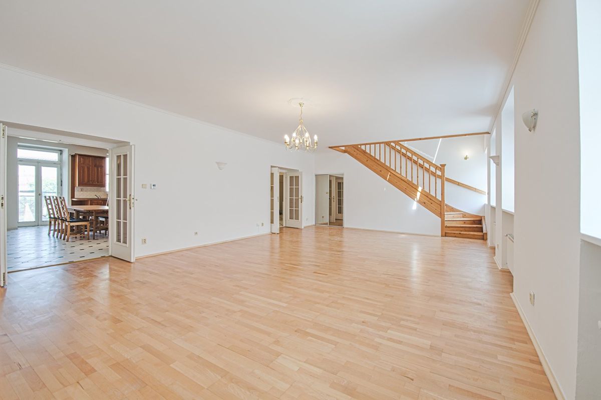 Pronájem bytu 4+1 205 m²
