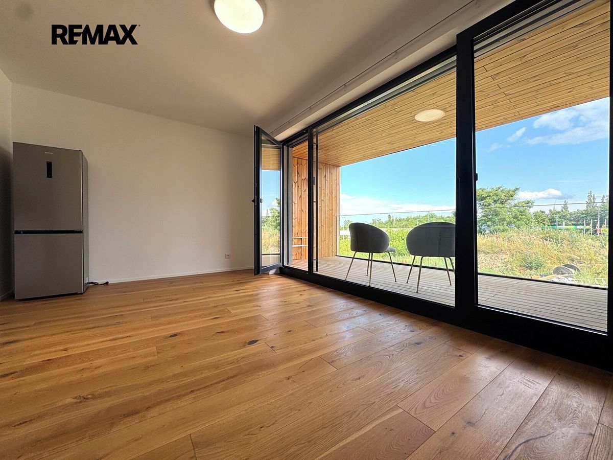 Pronájem bytu 2+kk 45 m² – fotografie 3