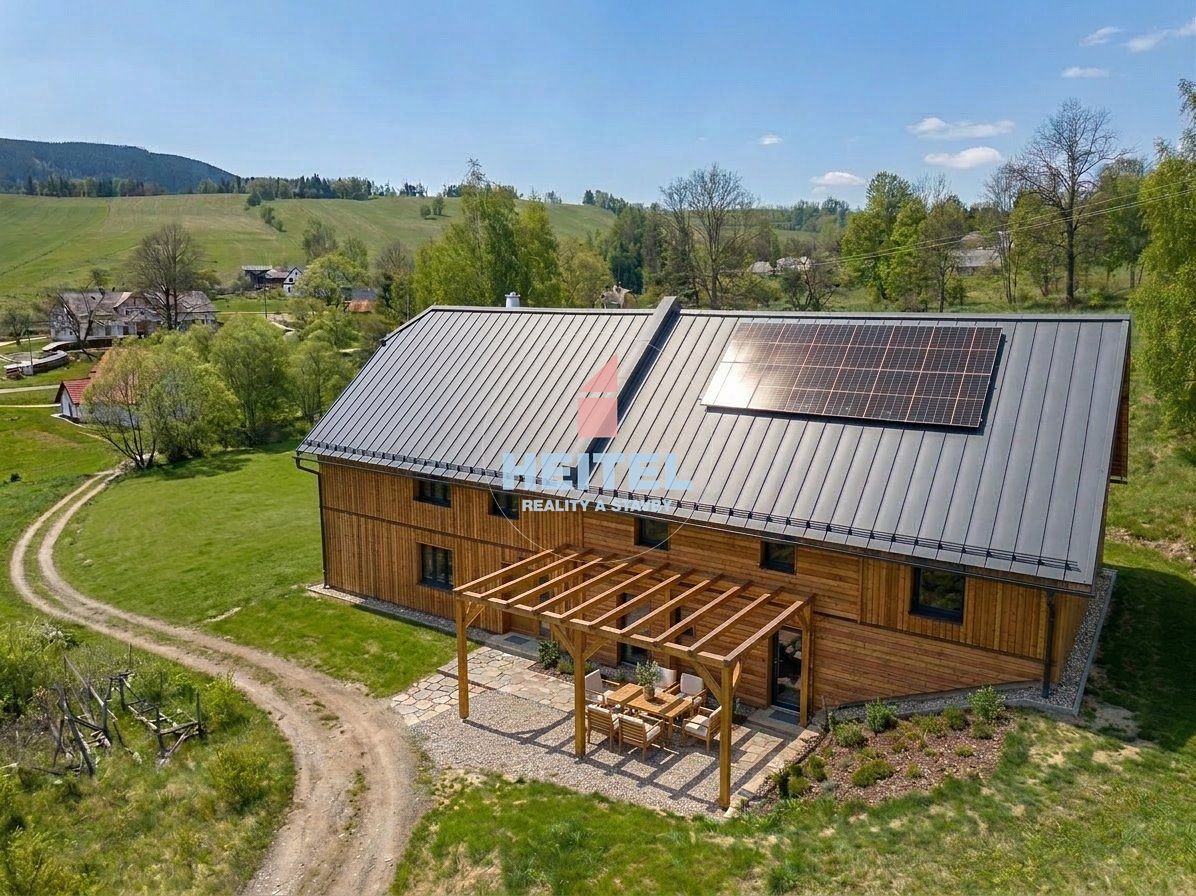 Prodej vícegeneračního domu 300 m², pozemek 910 m² – fotografie 5