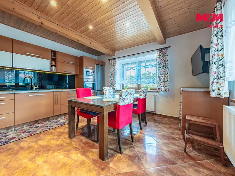 Prodej rodinného domu 203 m², pozemek 557 m², Bojanovice – náhled fotky 2
