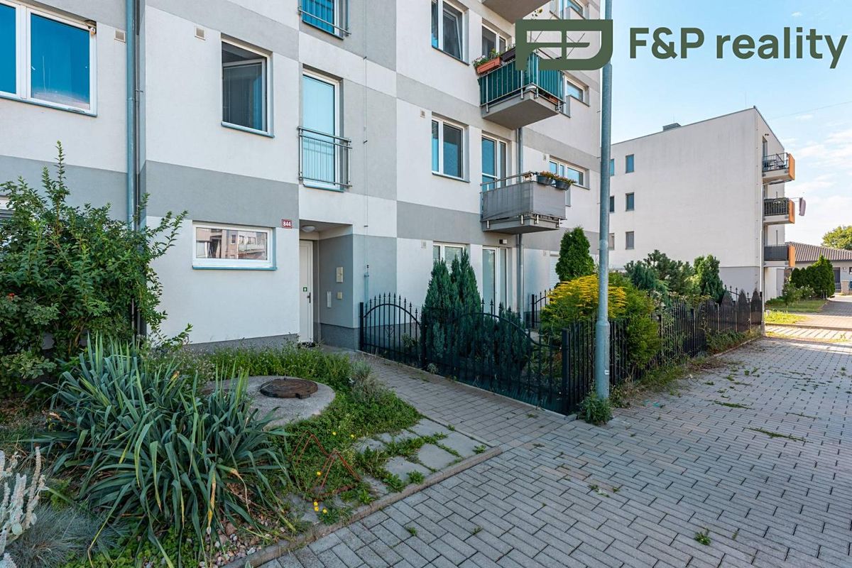 Pronájem bytu 2+kk 60 m² – fotografie 2