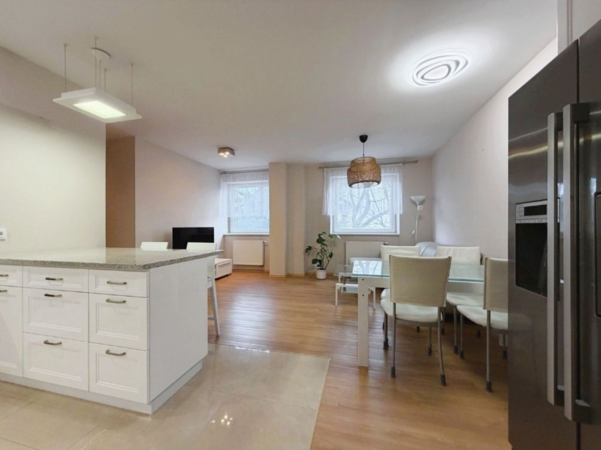 Pronájem bytu 4+kk 107 m²