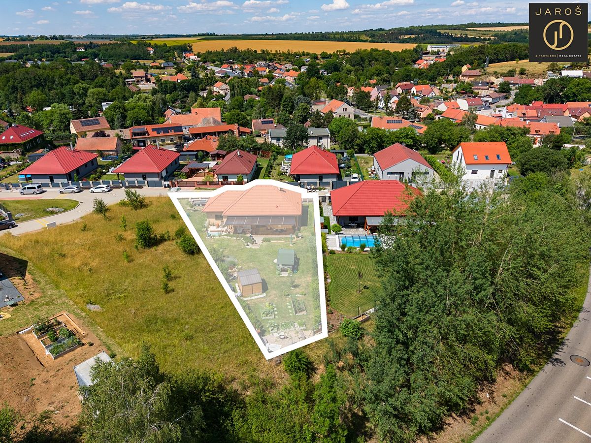 Prodej rodinného domu 97 m², pozemek 900 m² – fotografie 3