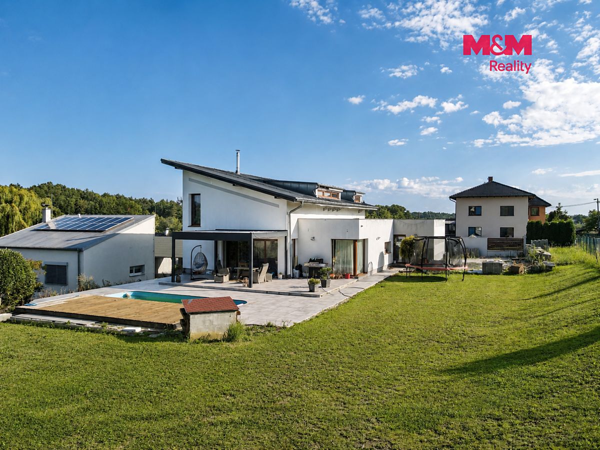 Prodej rodinného domu 263 m², pozemek 1403 m² – fotografie 3
