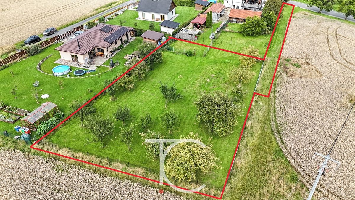 Prodej stavebního pozemku 1598 m² – fotografie 3