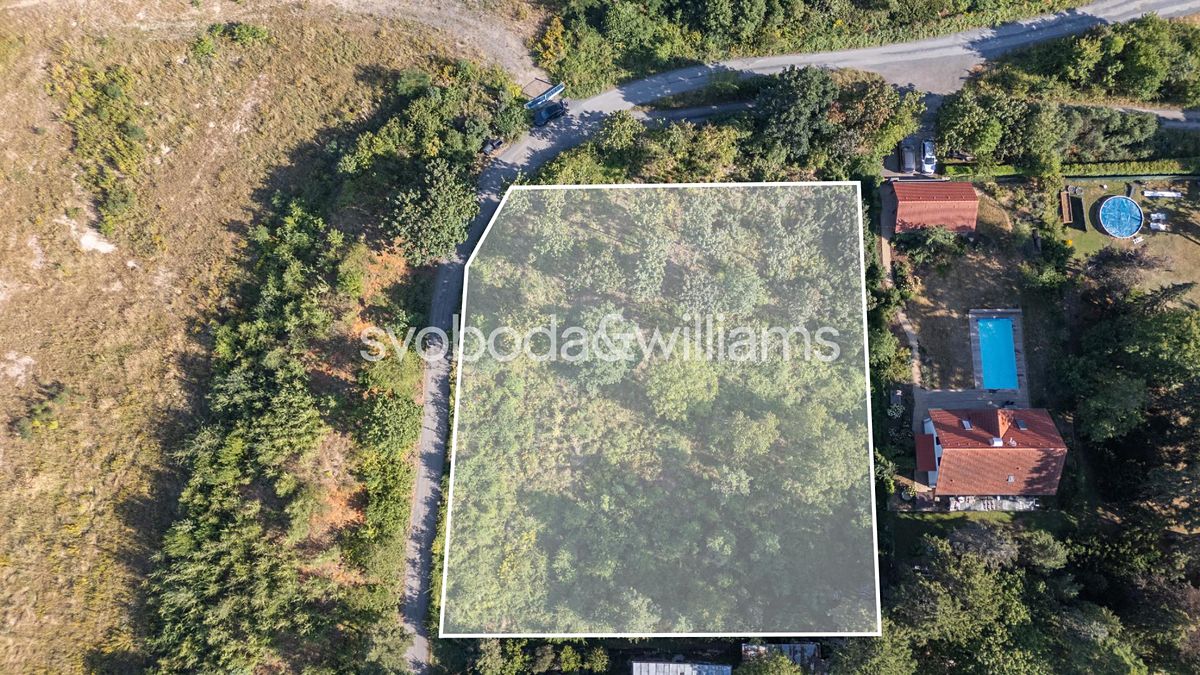 Prodej stavebního pozemku 3272 m²