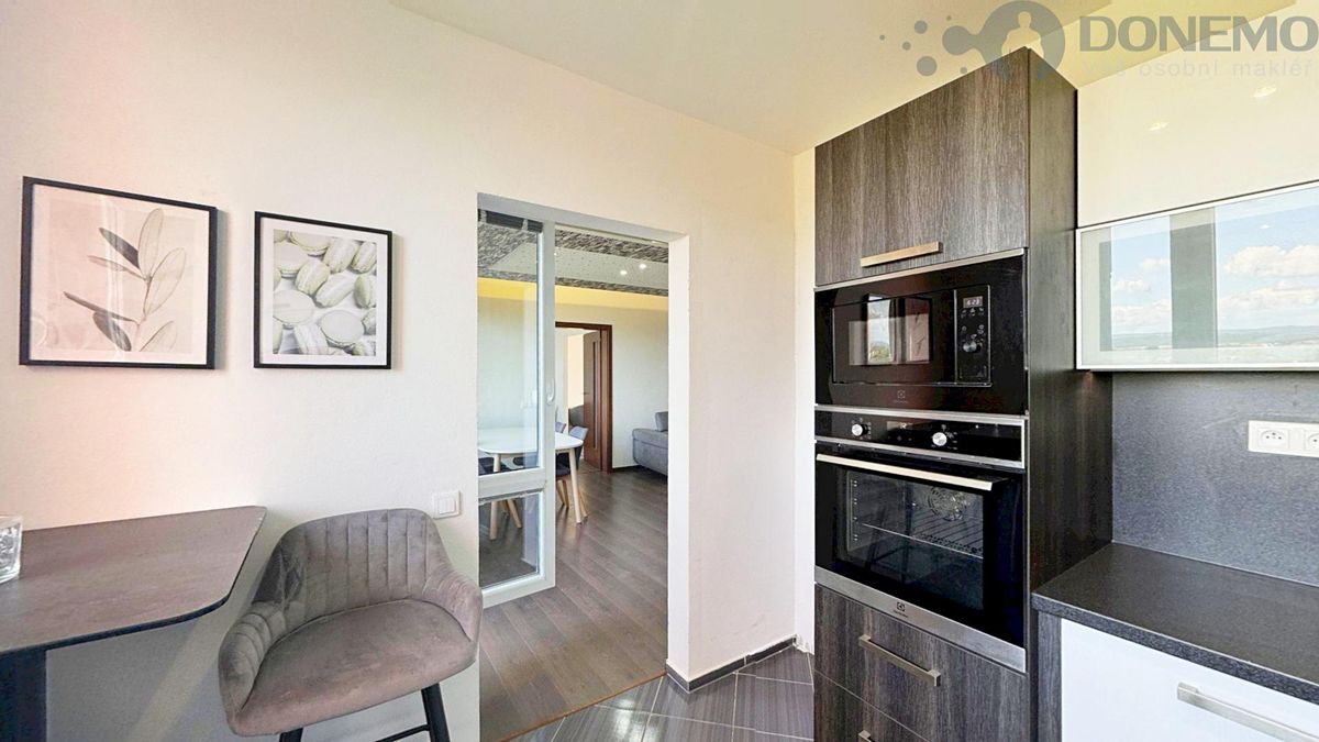 Pronájem bytu 4+1 76 m² – fotografie 2