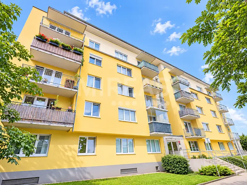 Pronájem bytu 2+kk 58 m², Praha – náhled fotky 1