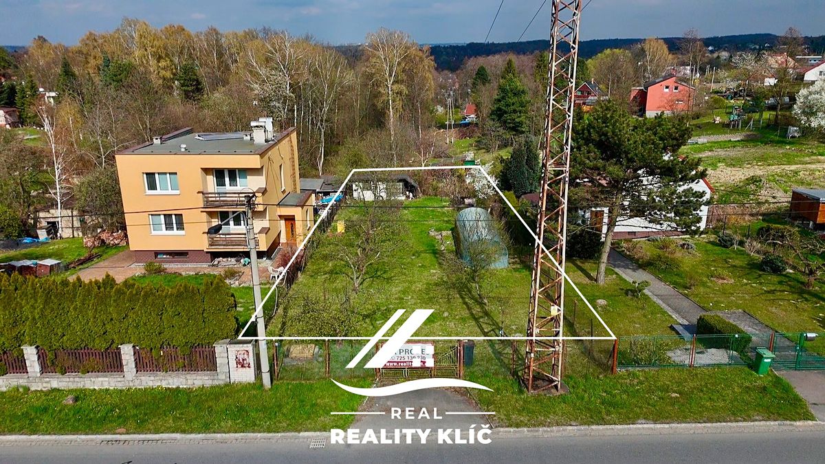 Prodej stavebního pozemku 992 m² – fotografie 2