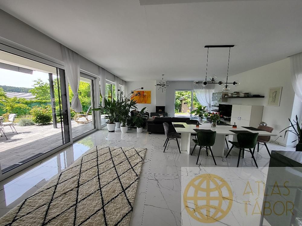 Prodej rodinného domu 235 m², pozemek 1013 m² – fotografie 5