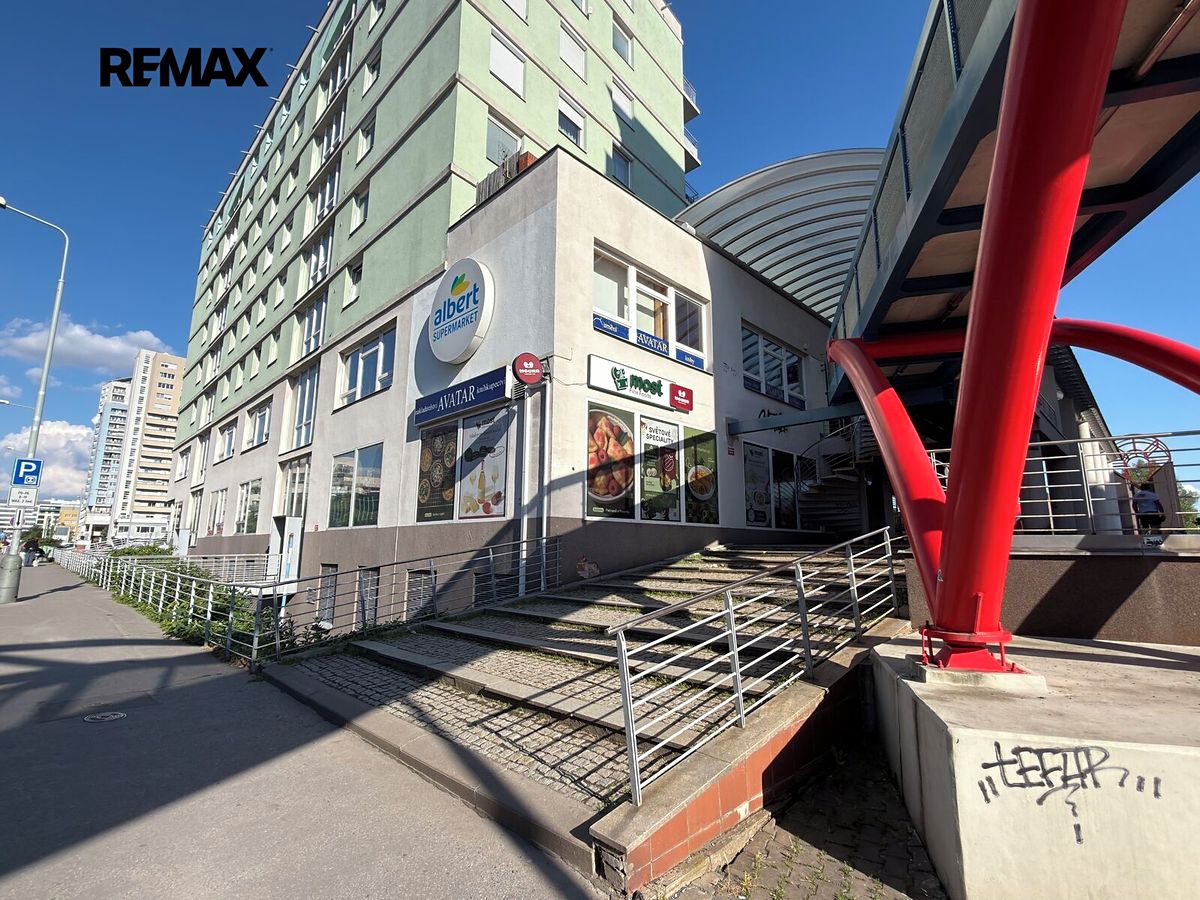 Pronájem výrobní haly, prostoru 105 m²