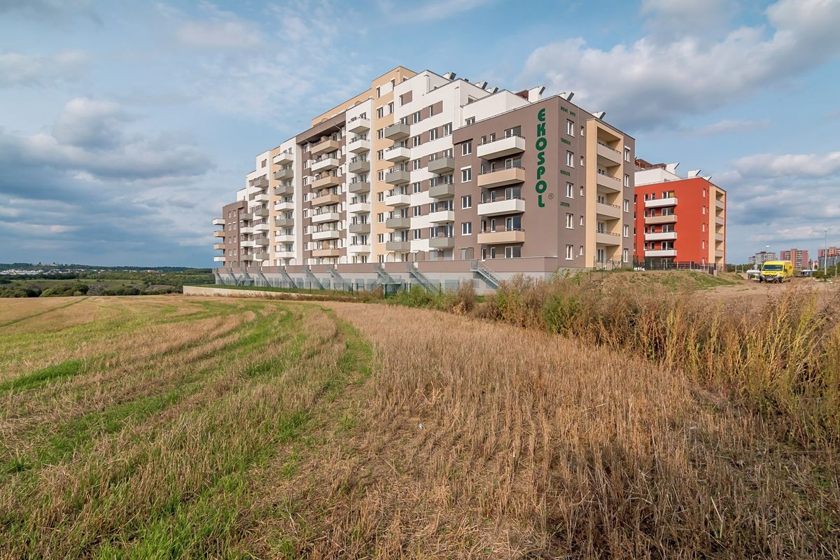 Pronájem bytu 1+kk 39 m² – fotografie 2