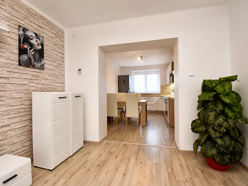 Prodej bytu 2+1 54 m², Chvaletice – náhled fotky 3