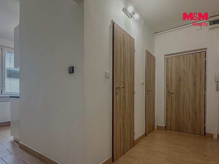 Pronájem bytu 3+1, 74 m² (11 z 21)