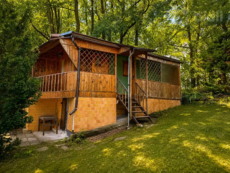 Prodej chaty 27 m², pozemek 180 m², Třebušín – náhled fotky 1