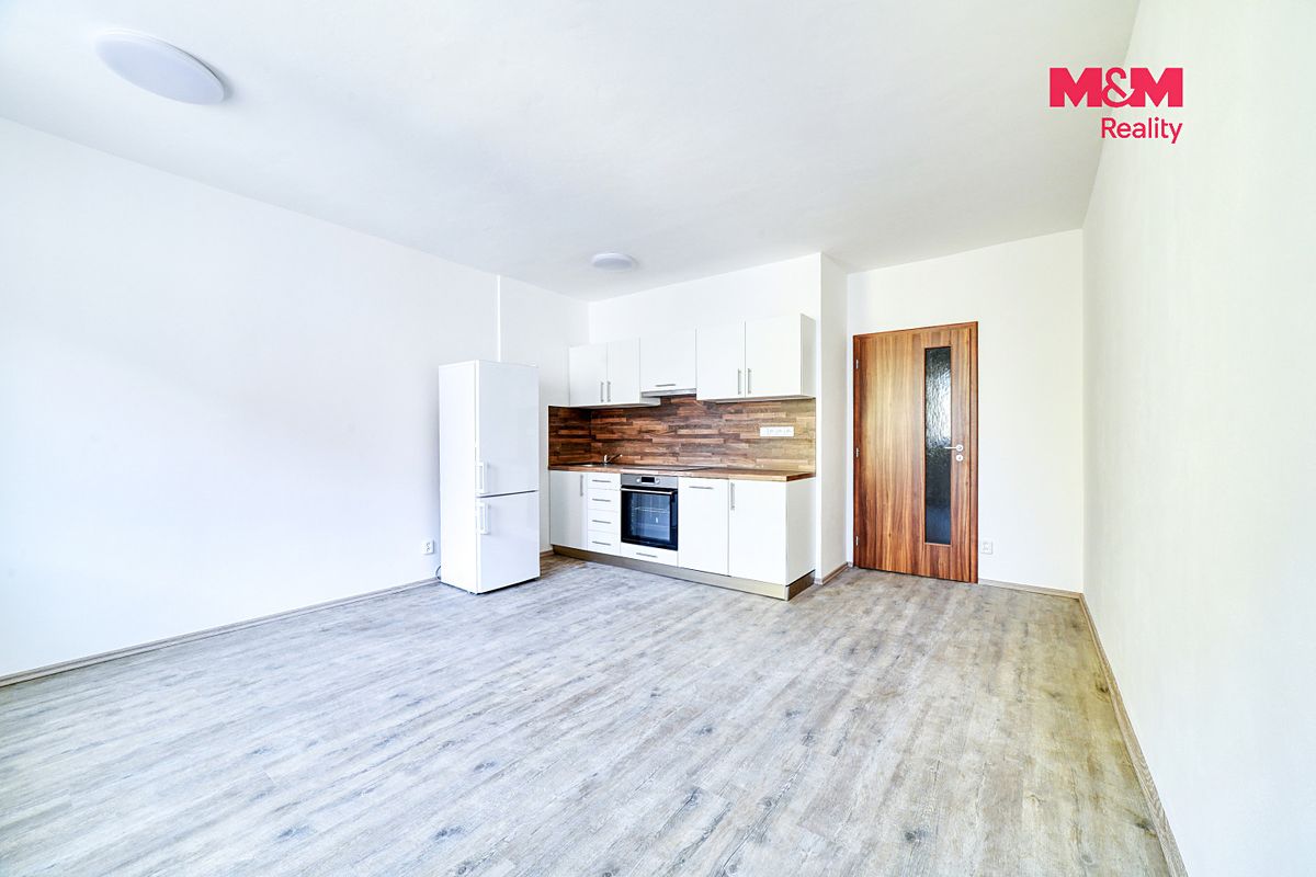 Pronájem bytu 1+kk 30 m² – fotografie 3